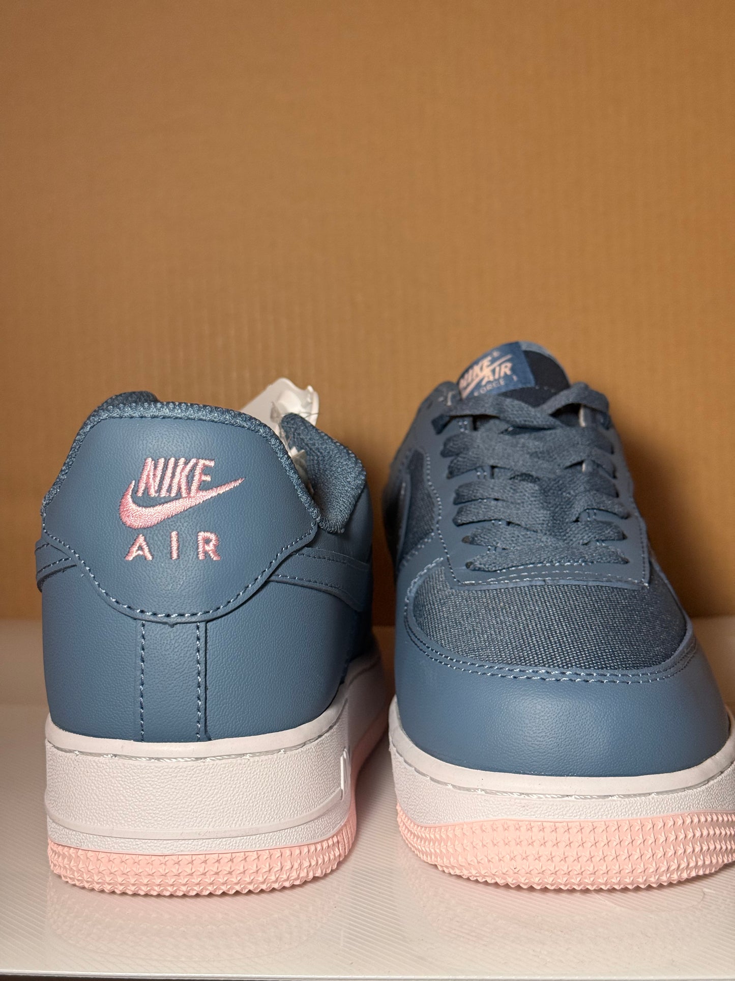 Air Force 1 Low '07 LV8 Shoes (Women's)