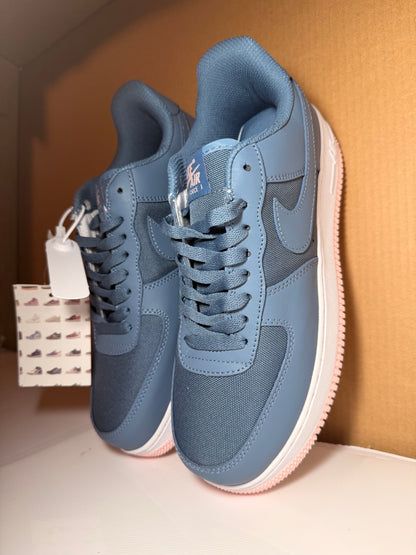 Air Force 1 Low '07 LV8 Shoes (Women's)
