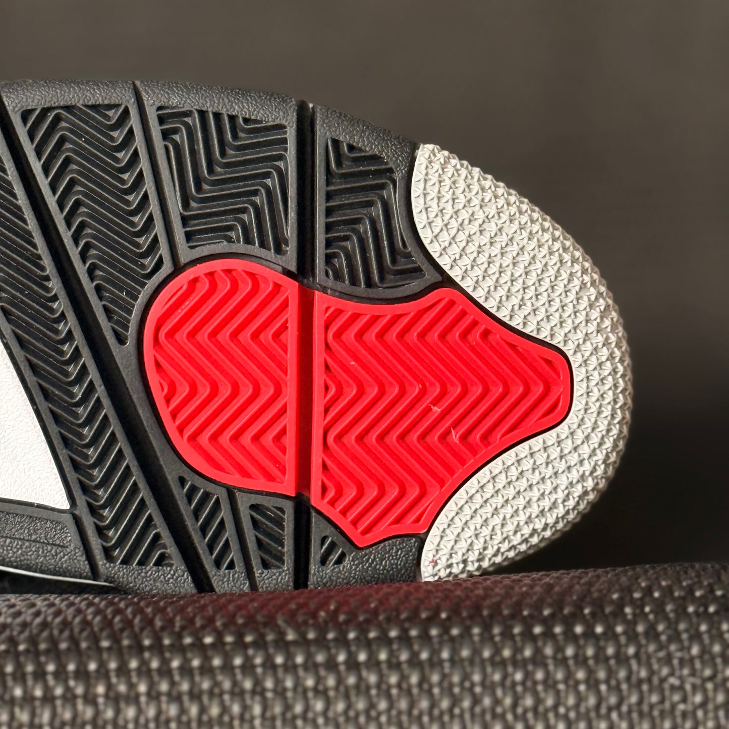 Air Jordan 4 Retro OG 'White Cement' 2025