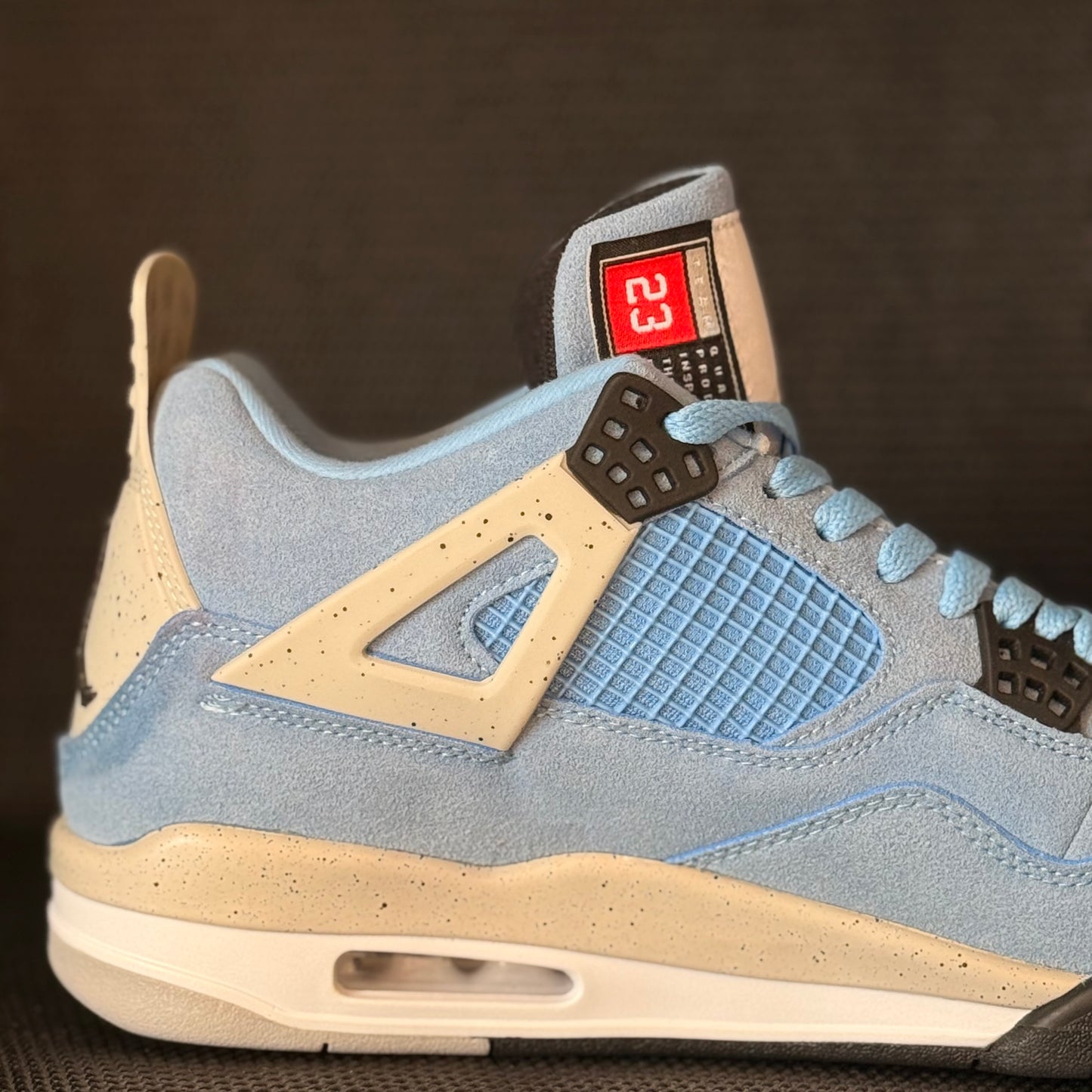 Air Jordan 4 Retro 'University Blue'