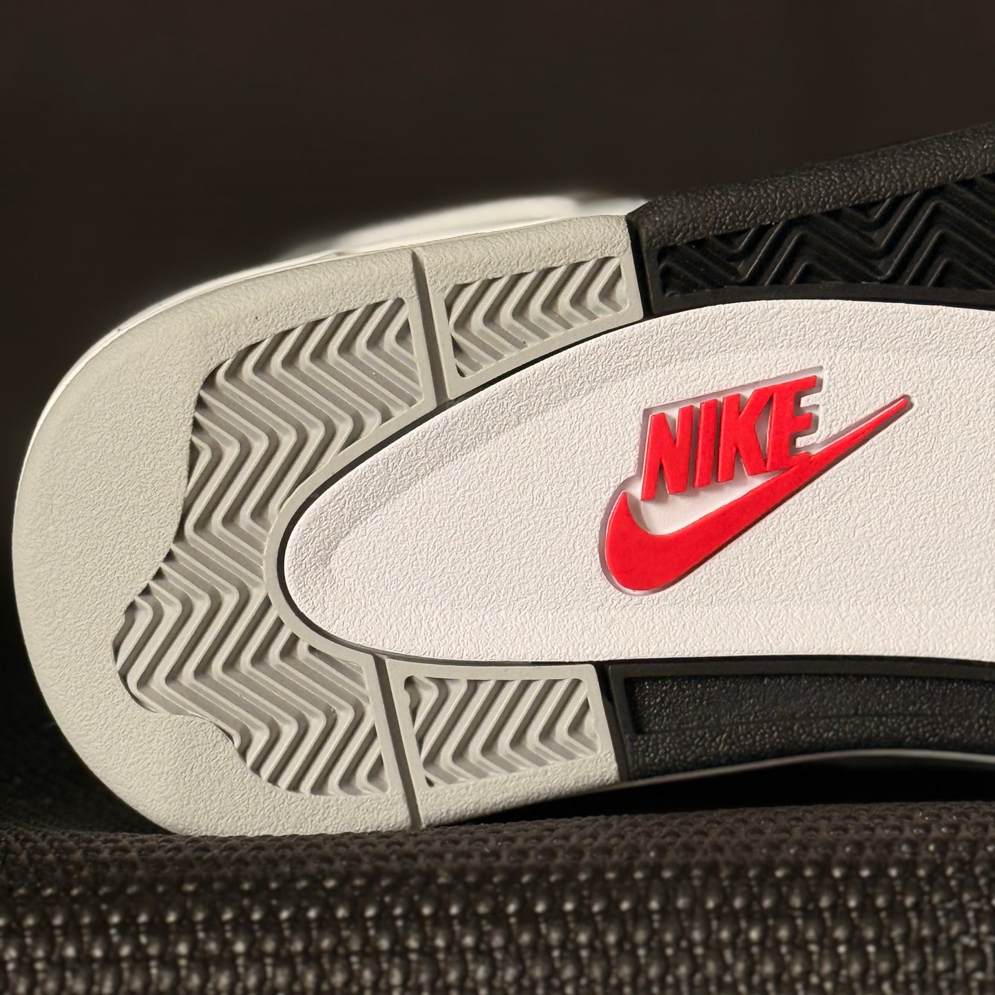 Air Jordan 4 Retro OG 'White Cement' 2025