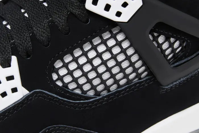 Air Jordan 4 Retro 'White Thunder'