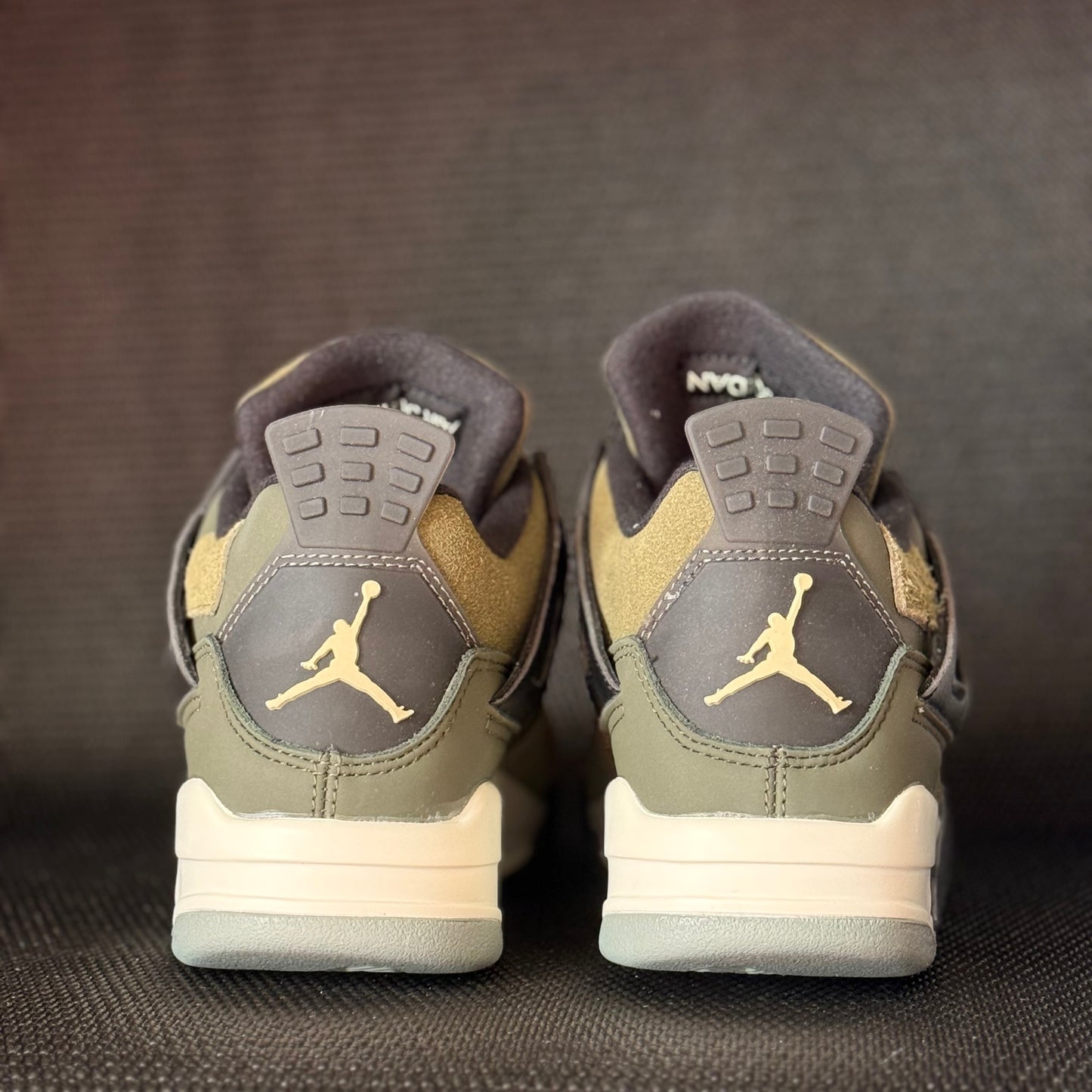 Air Jordan 4 Retro SE Craft 'Olive'
