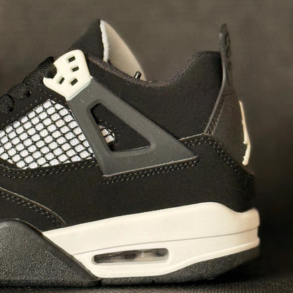 2024Air Jordan 4 Retro 'White Thunder'