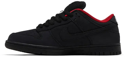 Nike Supreme x Dunk Low SB
'Black'