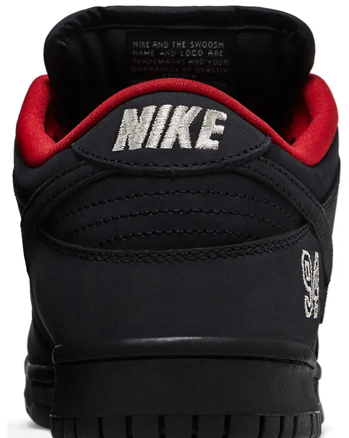 Nike Supreme x Dunk Low SB
'Black'
