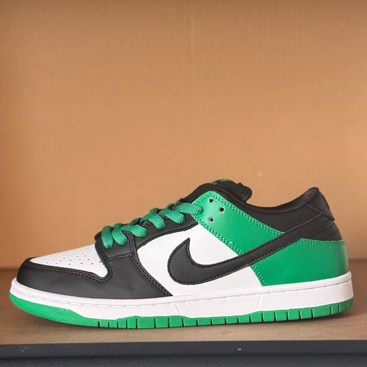 Nike Dunk Low “Lucky Green”