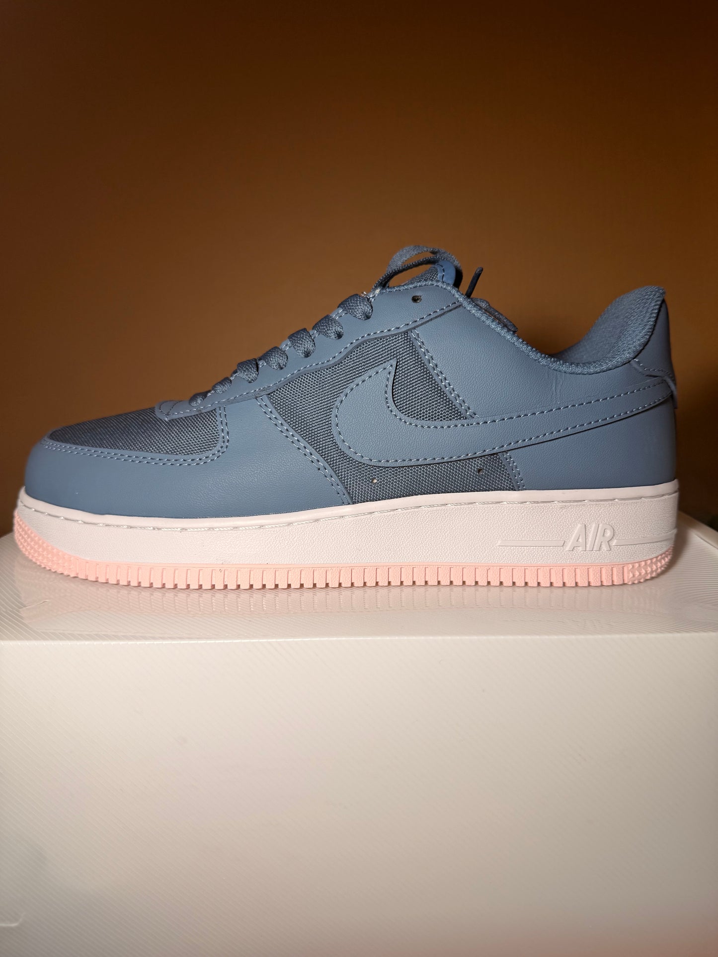 Air Force 1 Low '07 LV8 Shoes (Women's)