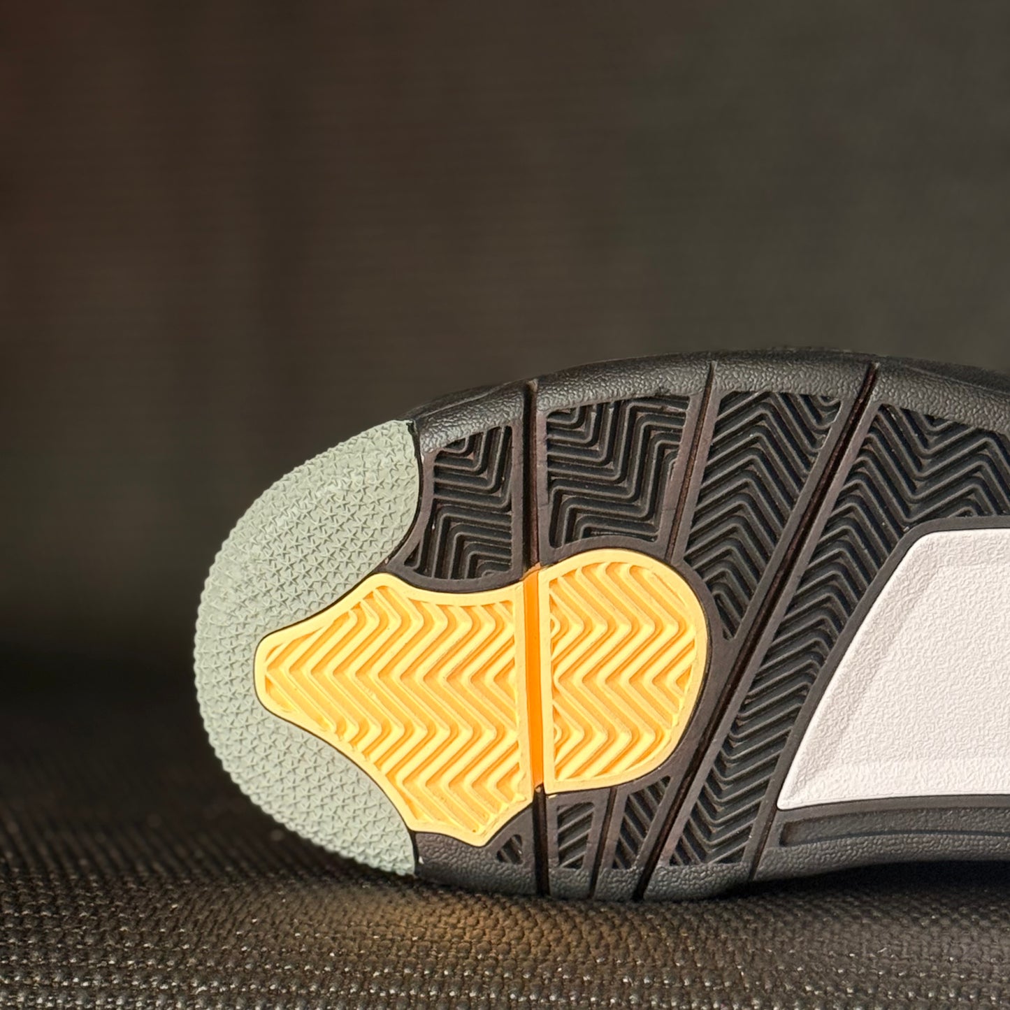 Air Jordan 4 Retro SE Craft 'Olive'