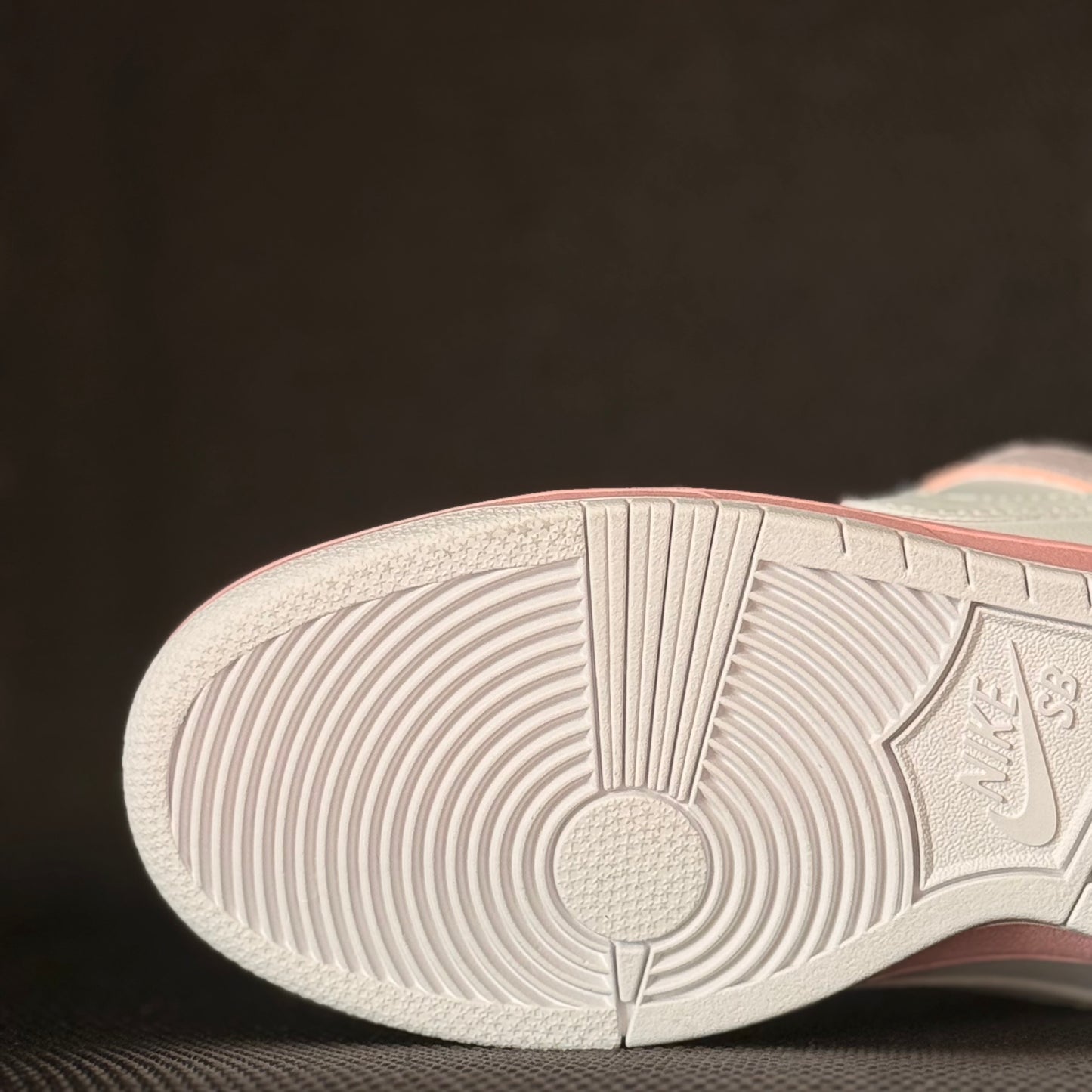 WMNS NIKE DUNK LOW ELITE SB