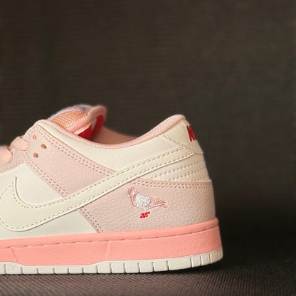 WMNS NIKE DUNK LOW ELITE SB