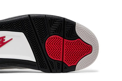 Air Jordan 4 Retro OG 'White
Cement' 2025