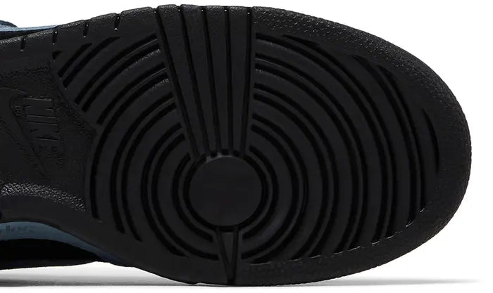 Nike Supreme x Dunk Low SB
'Ocean Fog'