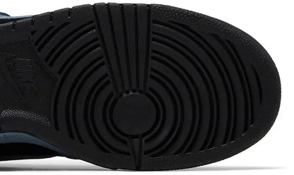 Nike Supreme x Dunk Low SB
'Ocean Fog'