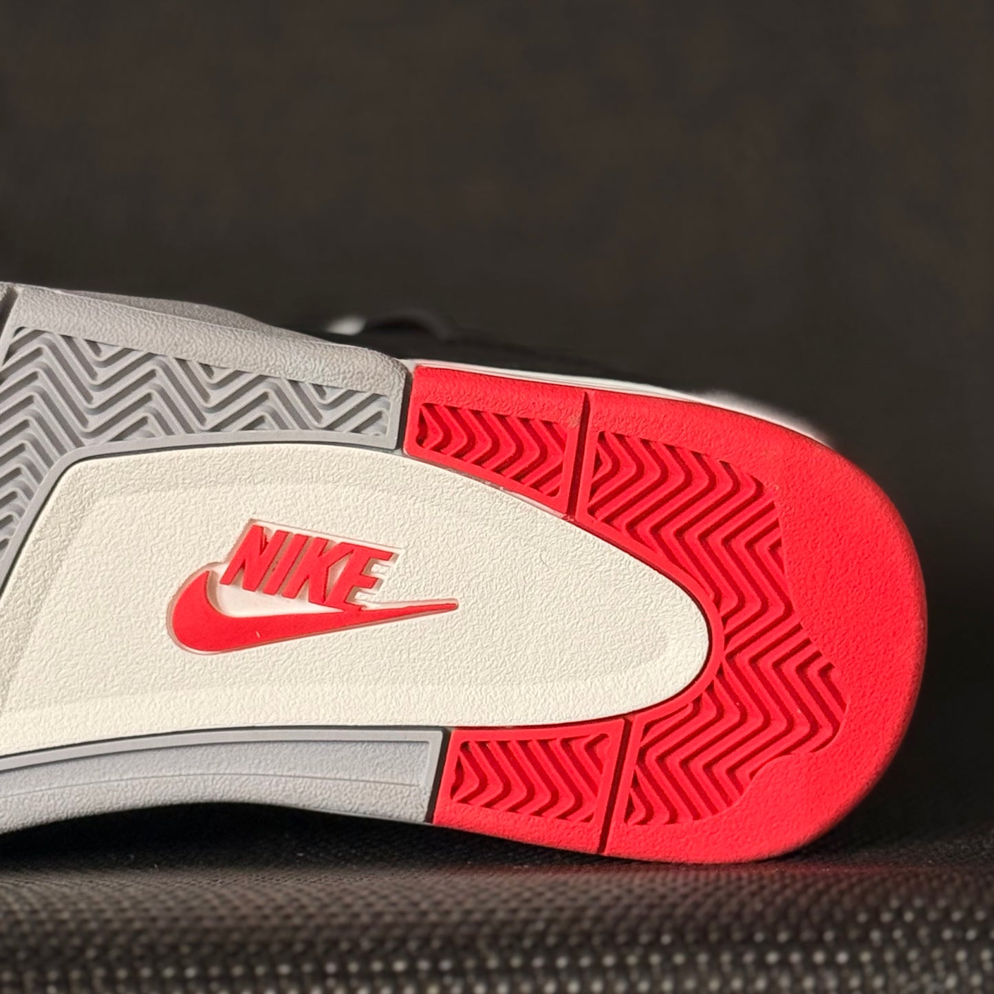 Air Jordan 4 Retro OG 'Bred