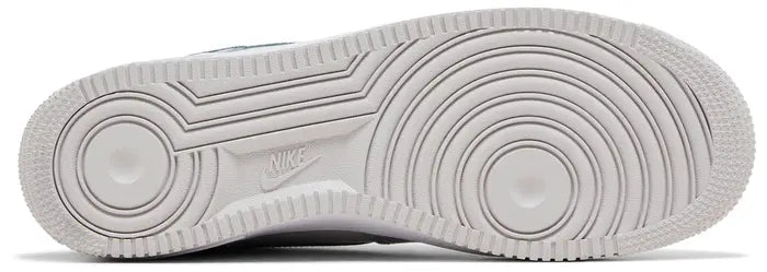 Nike Air Force 1'07 LV8 'Wolf Grey
Patent'